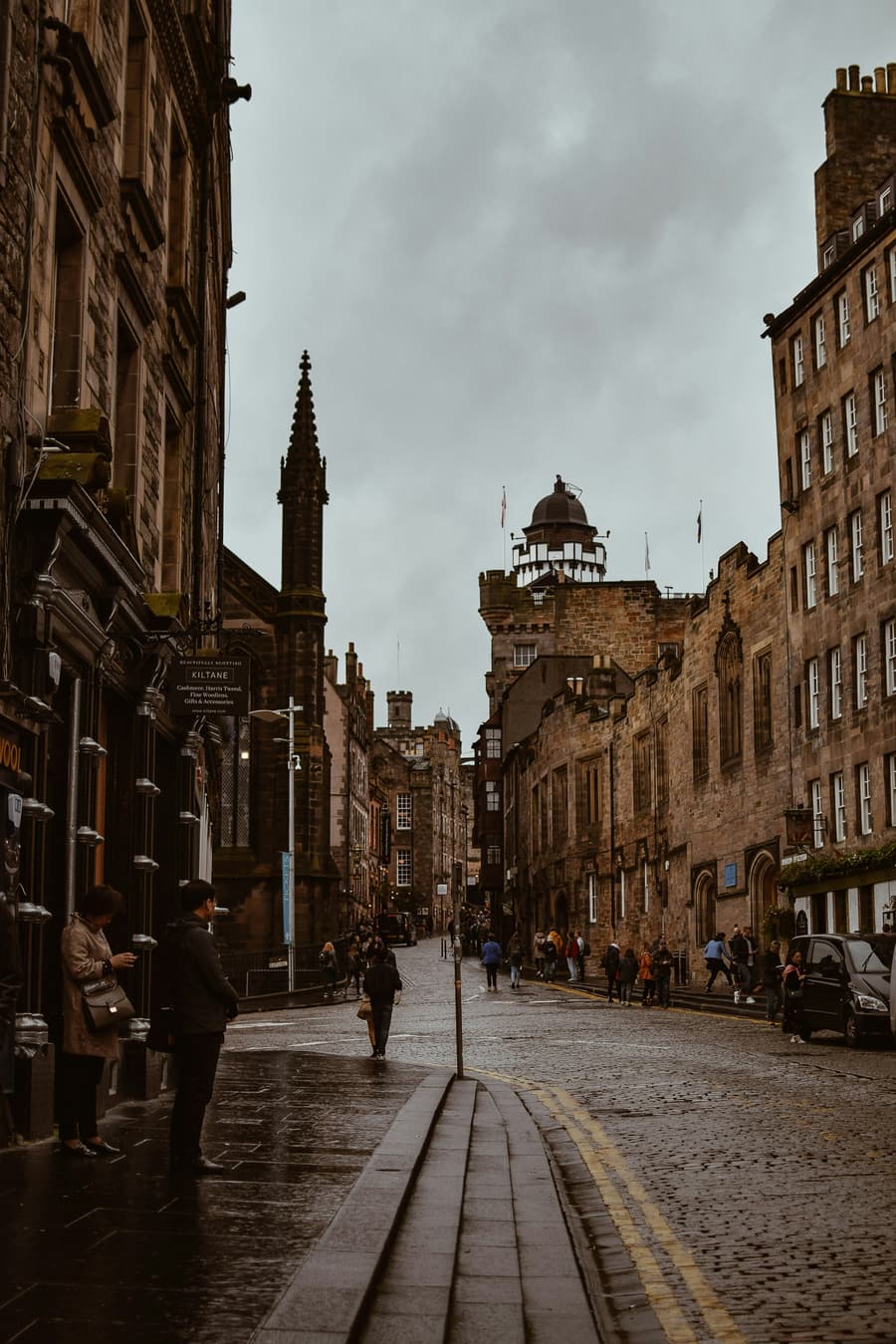 Cobbled street in Edinburgh Old Town